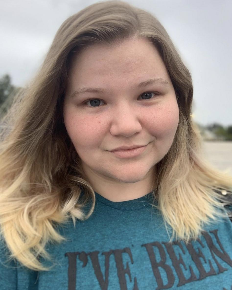 actor Nicole Nafziger large photo