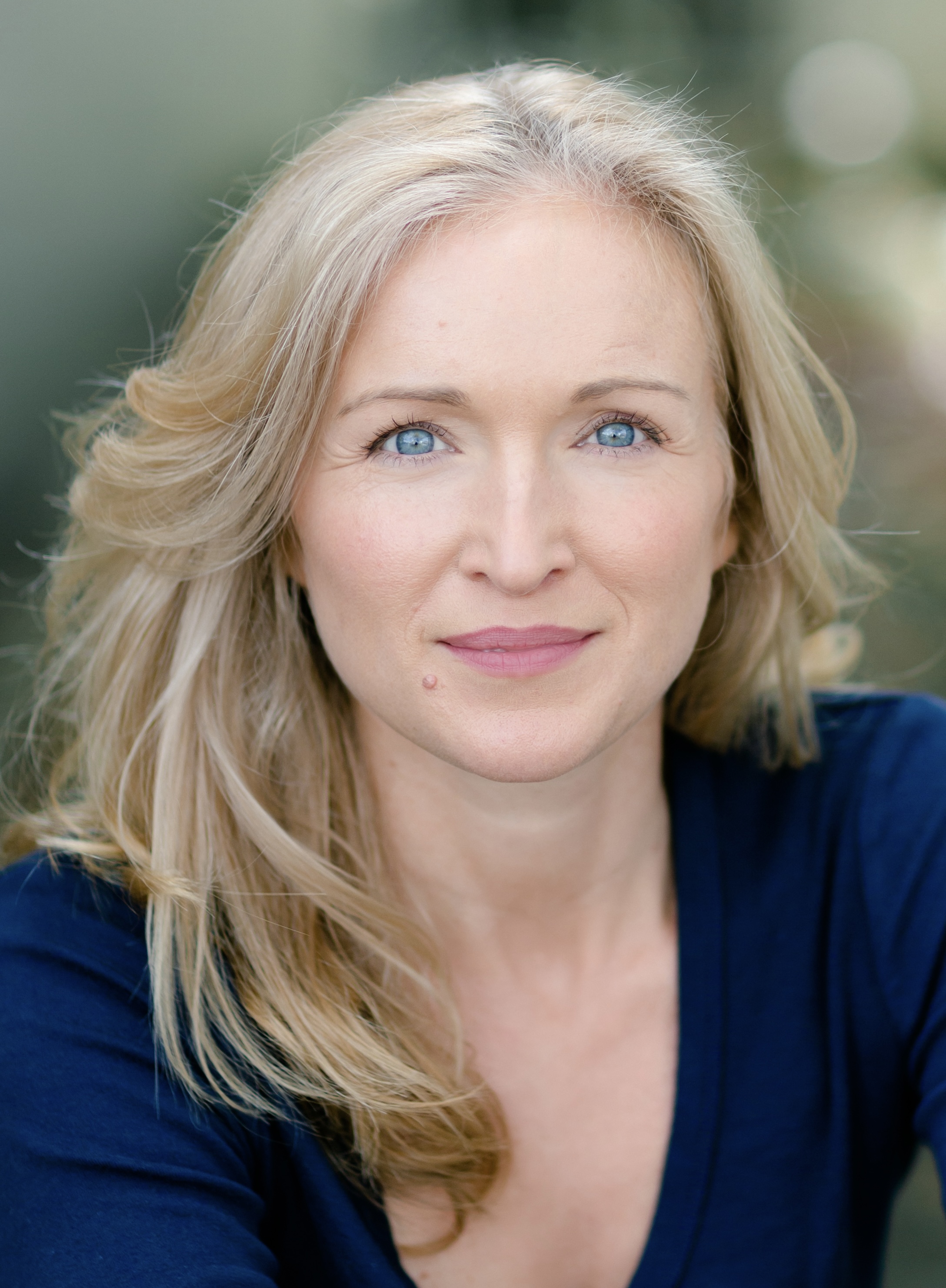 actor Saskia Larsen large photo