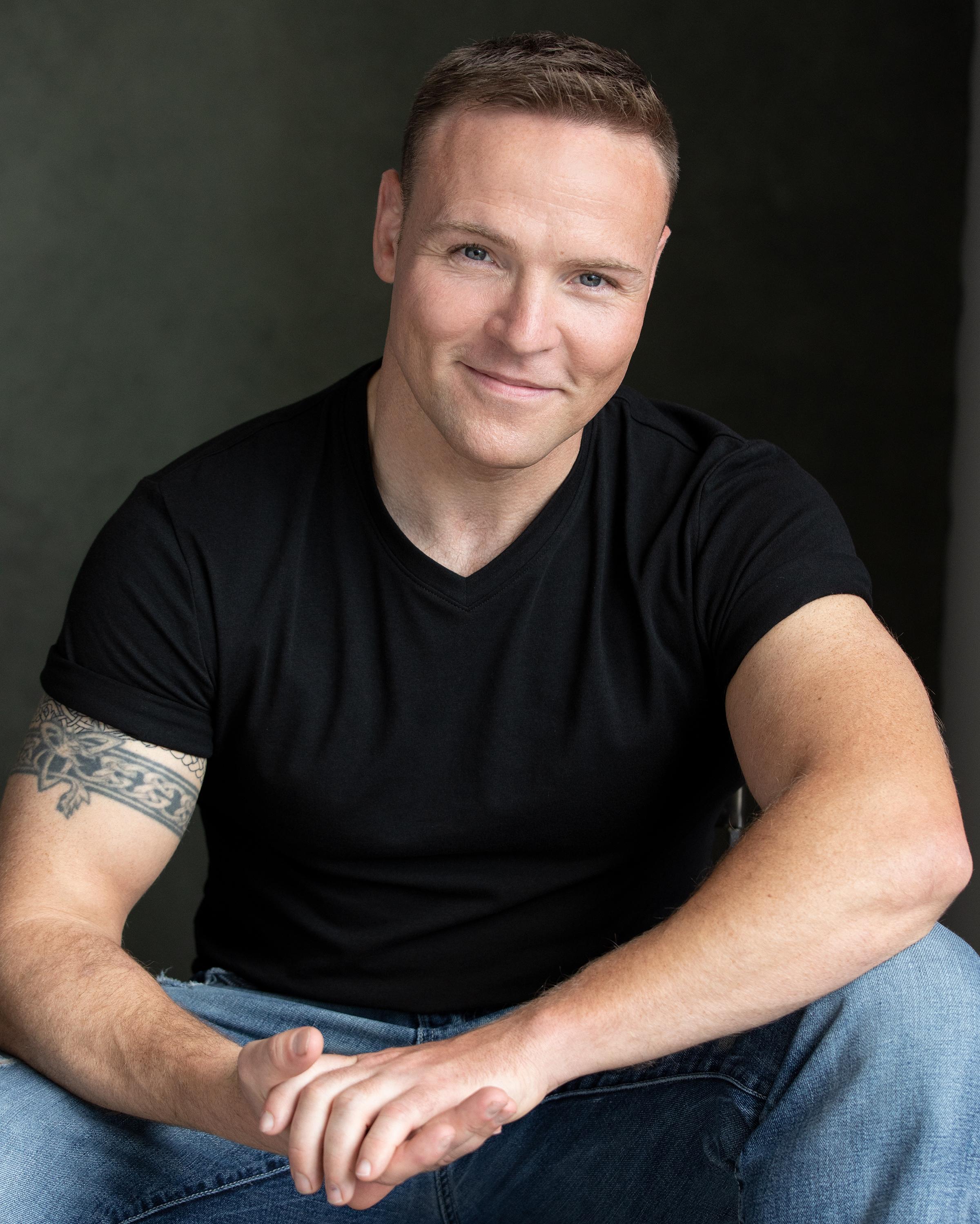 actor Duncan McLellan large photo