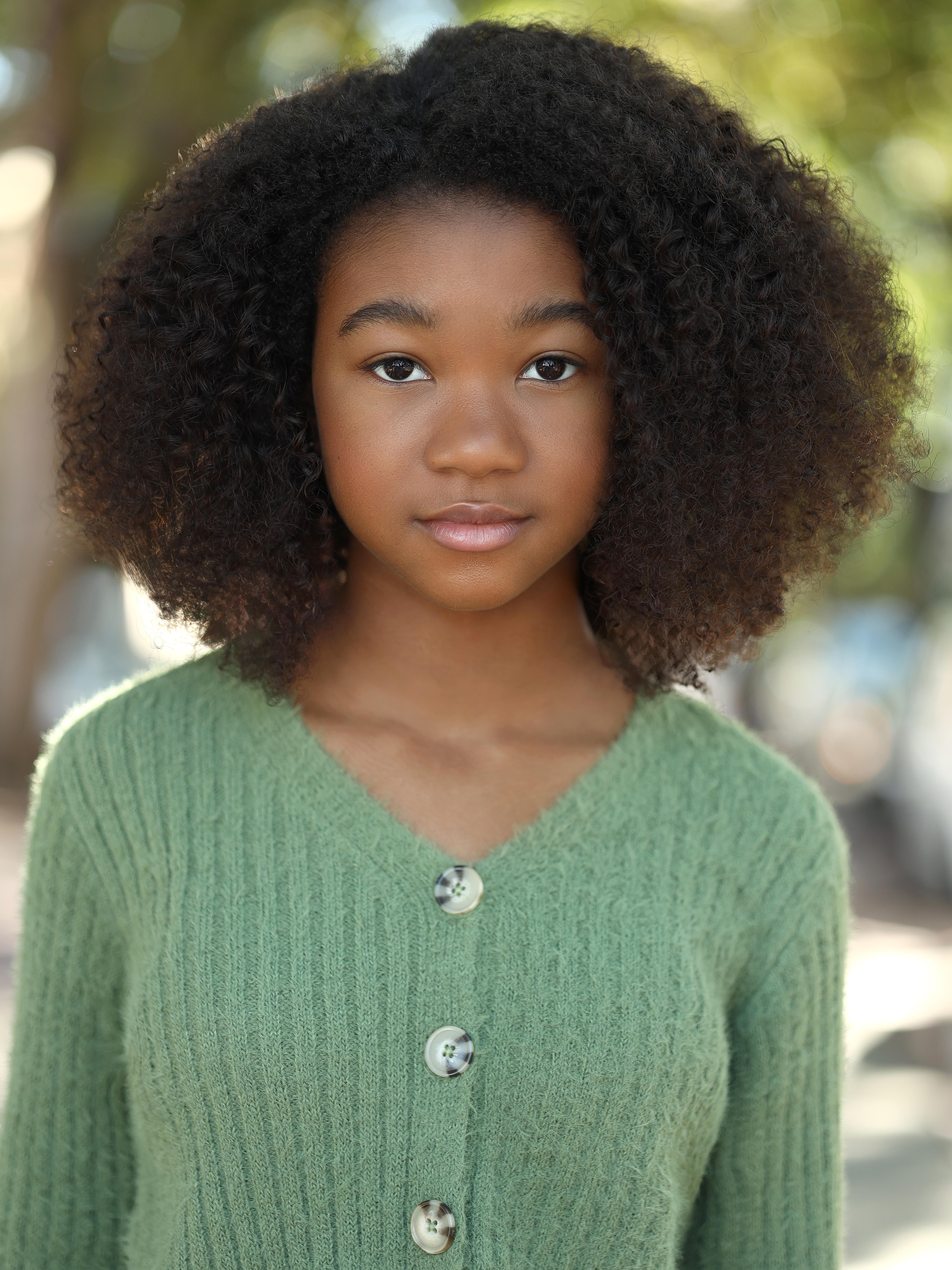 actor Deayanie Fagon large photo