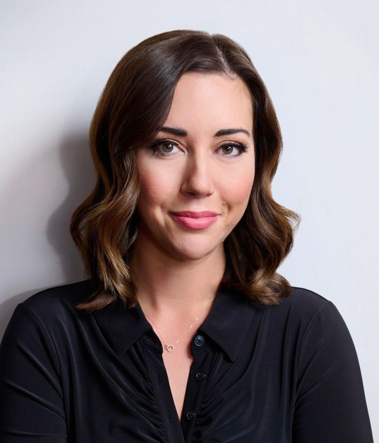 actor Nicole Auerbach large photo