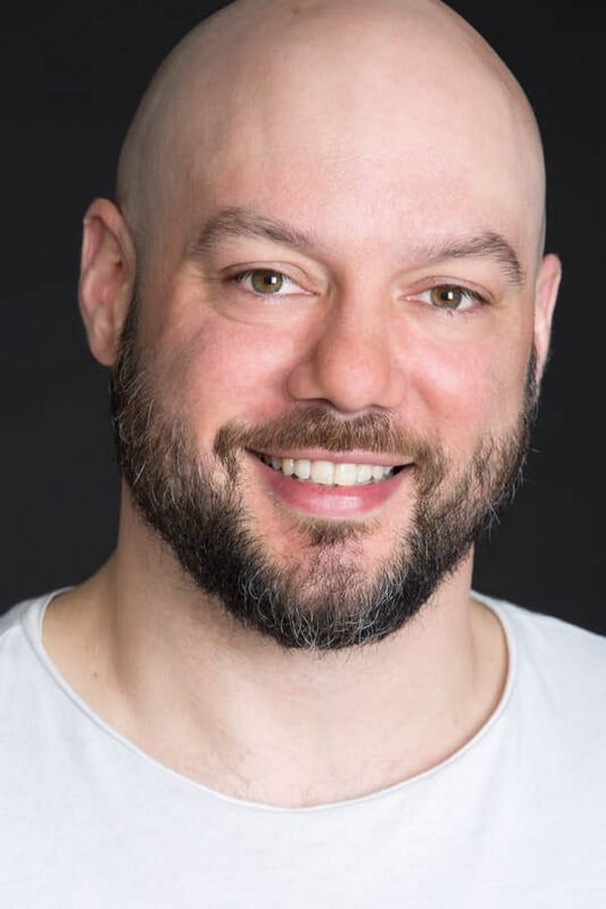 actor Justin Laramée large photo