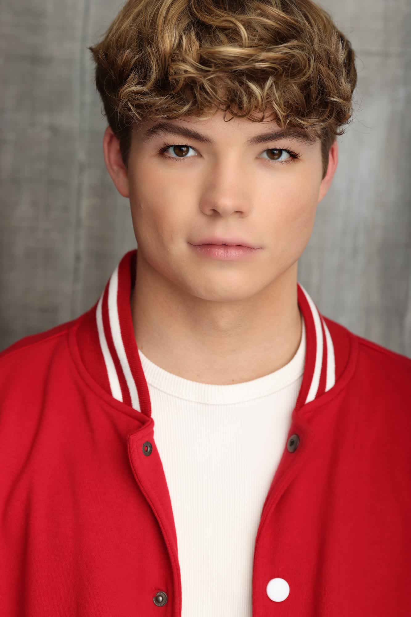 actor Connor Finnerty large photo