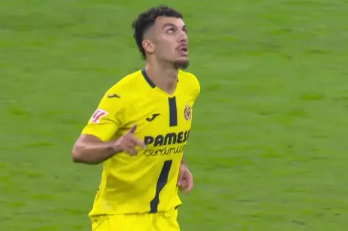 [Goal] Strong response! Mikautadze receives the ball in the middle and smashes a shot into the corner to score