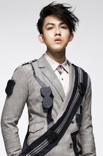 actor Yoga Lin large photo