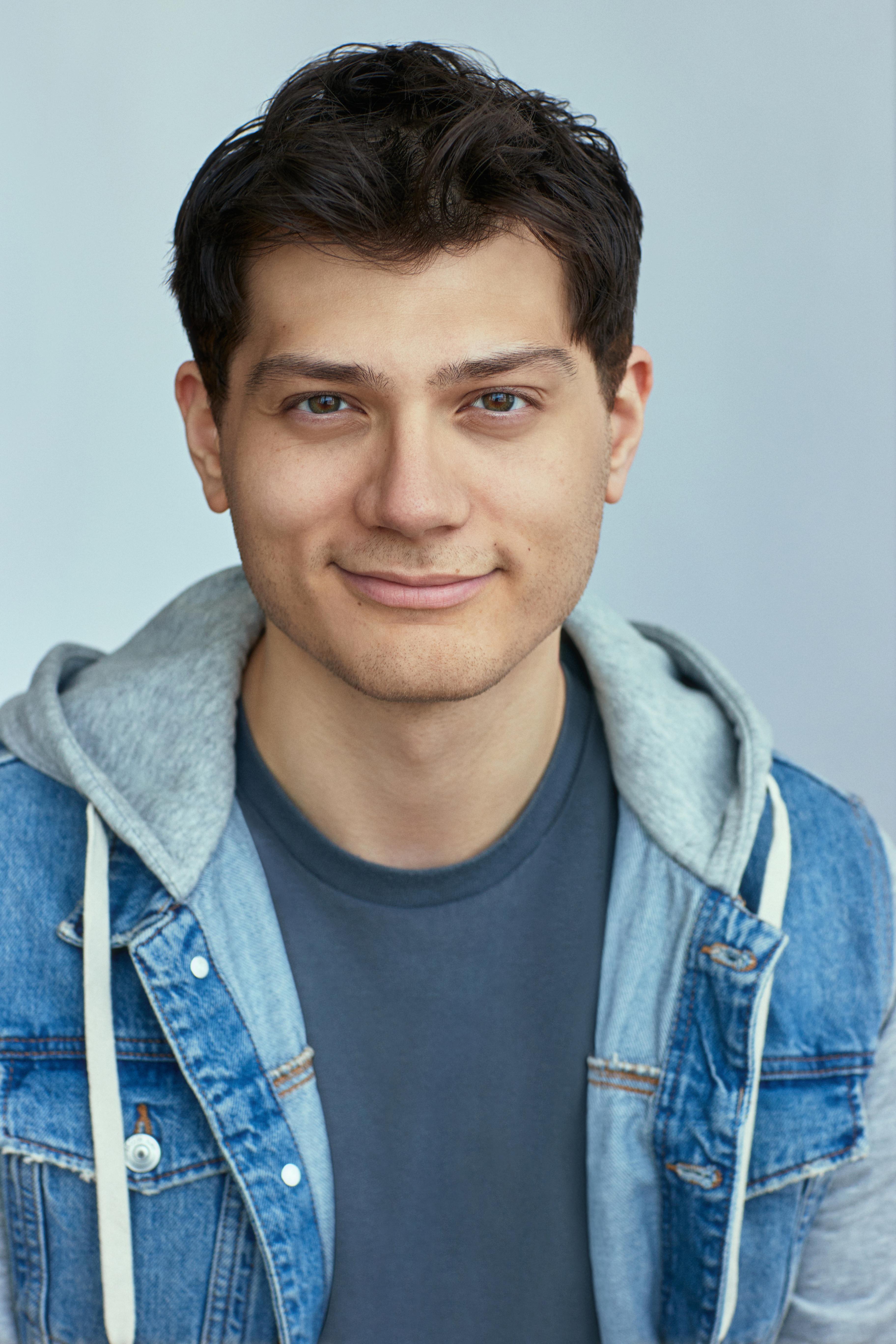 actor Gio Schwab large photo