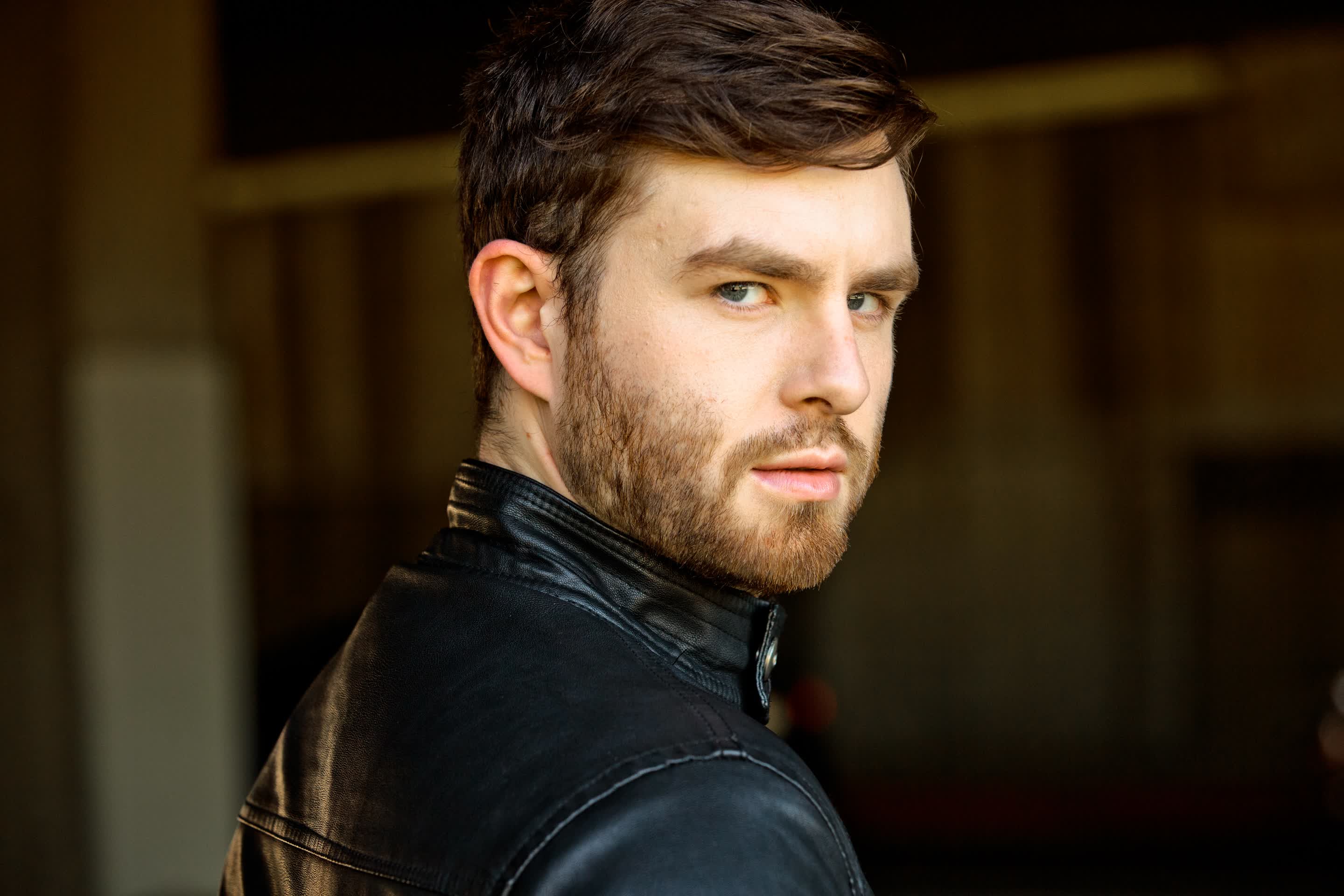 actor Luke Brady large photo