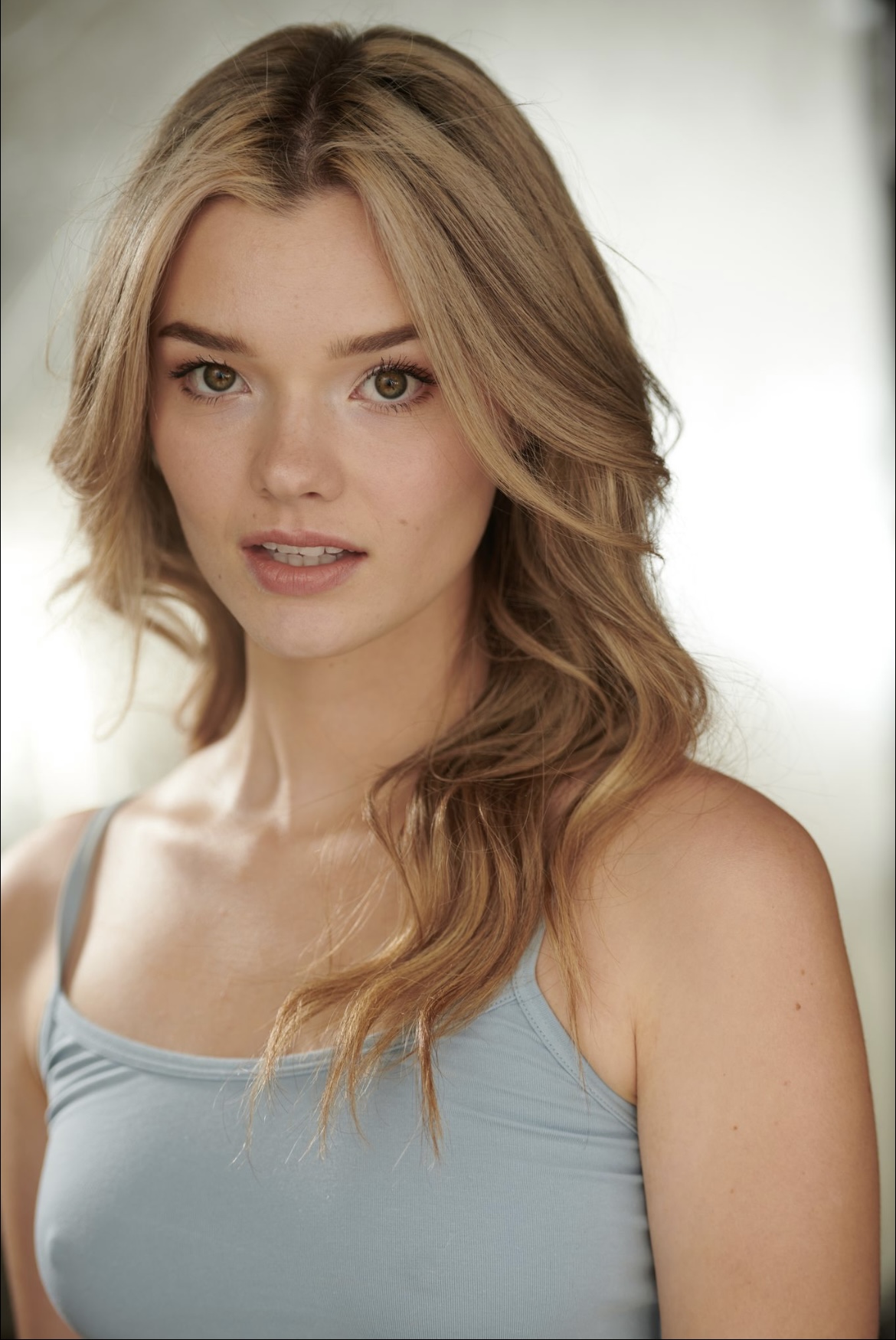 actor Cameryn Zupon large photo