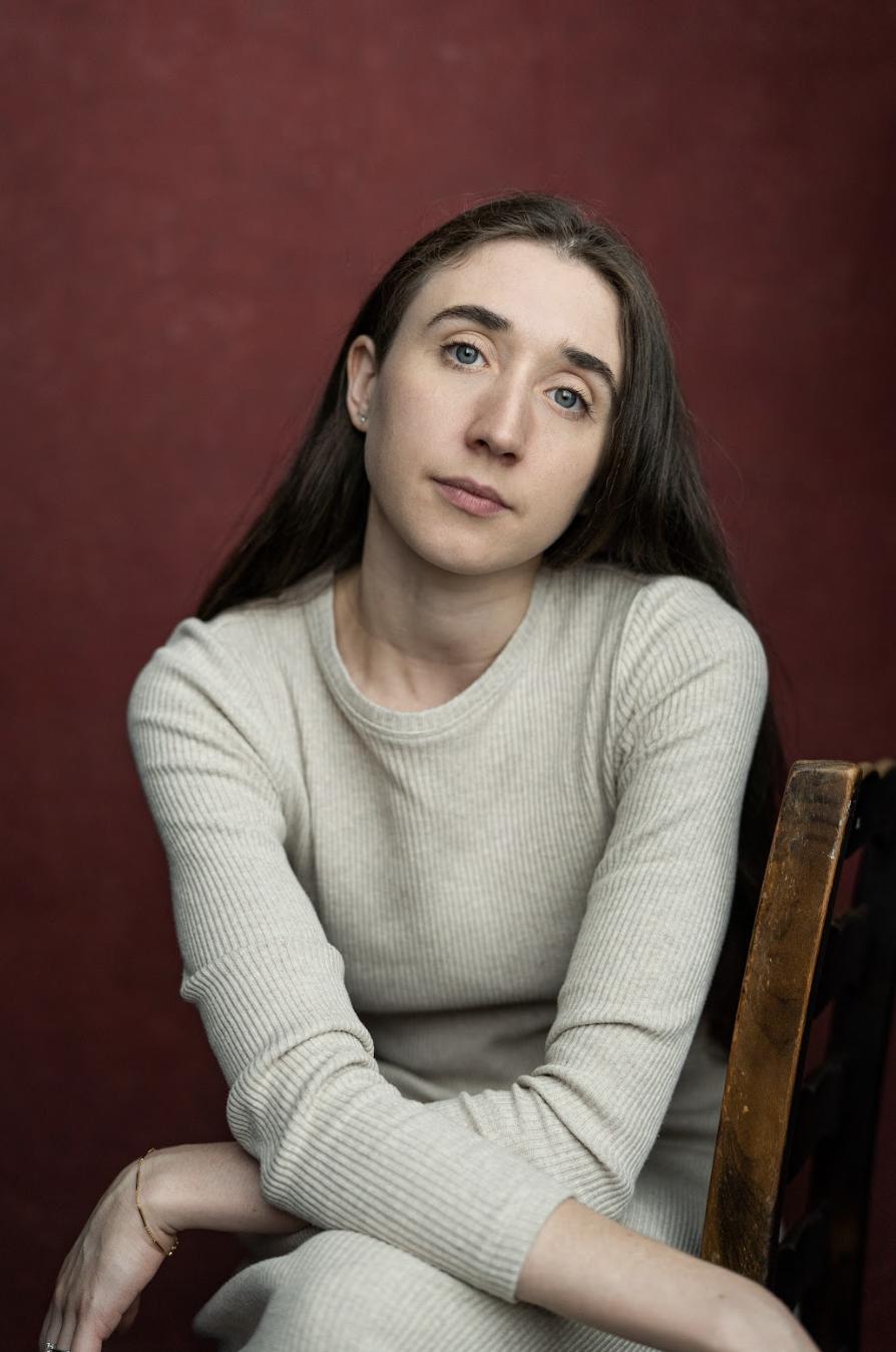 actor Helen Simmons large photo