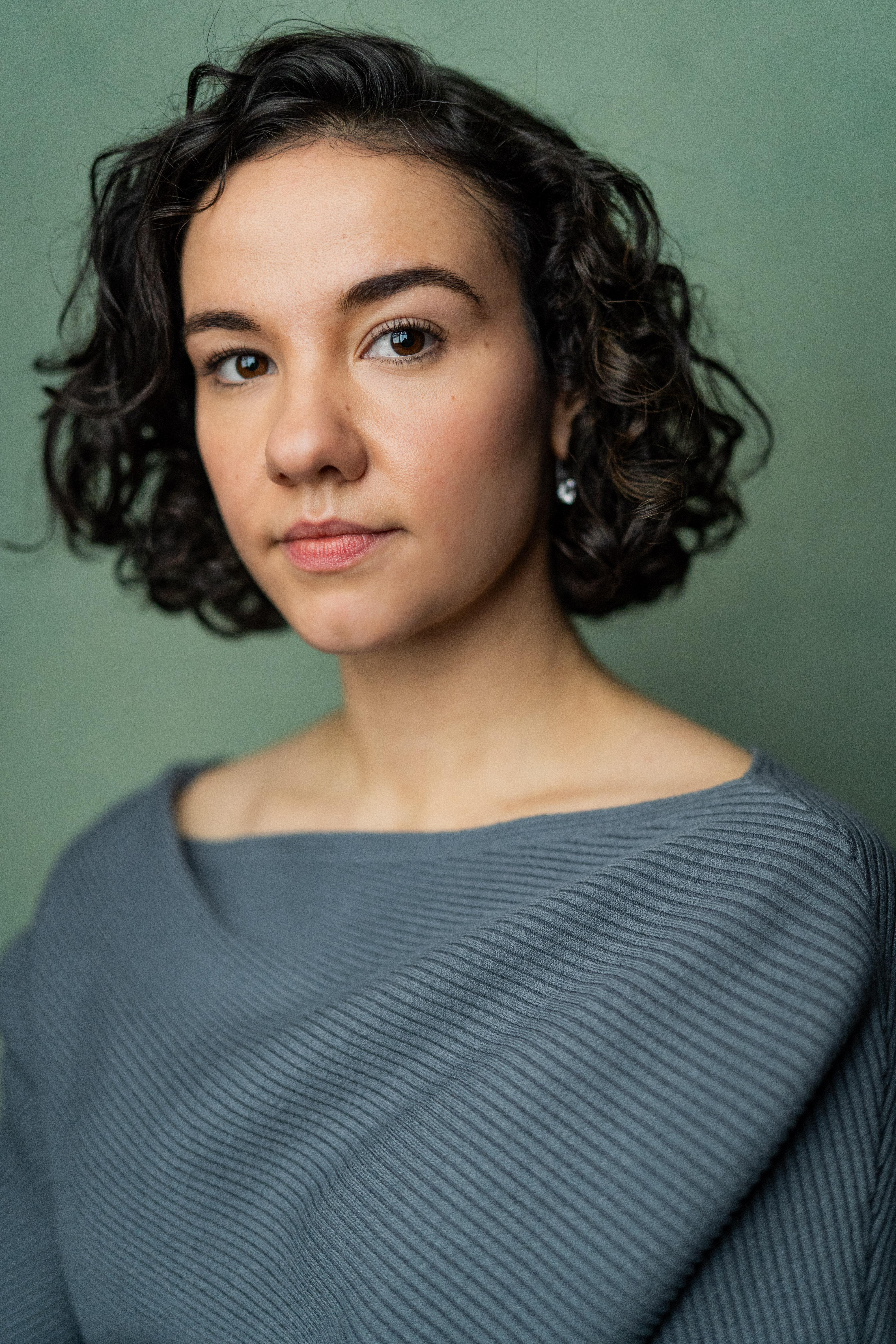 actor Sarah Agha large photo