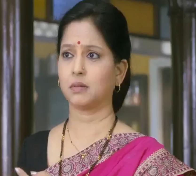 actor Sampada Joglekar Kulkarni large photo