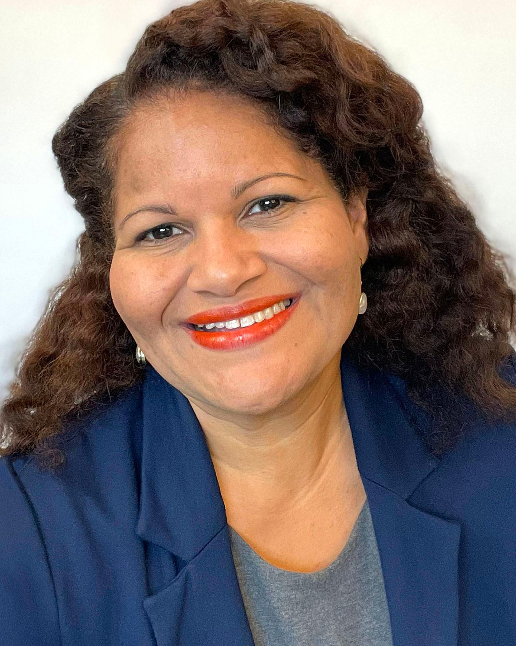 actor Eileen Paulino large photo