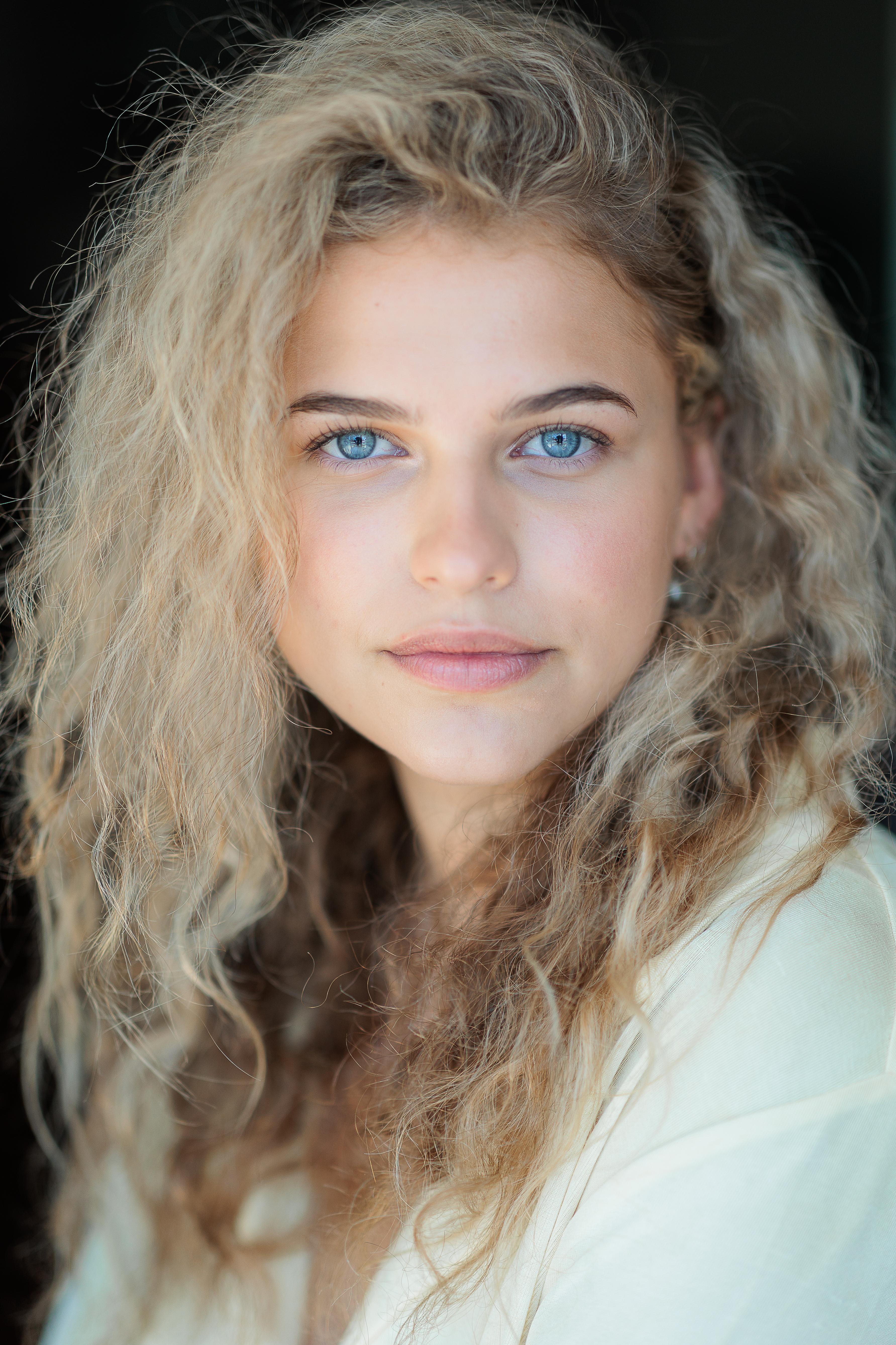 actor Clare Hughes large photo