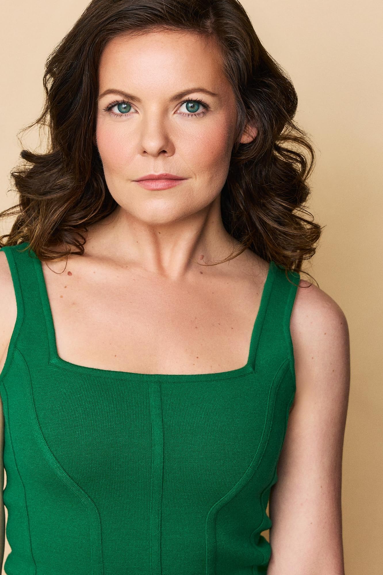 actor Brie McClellan large photo