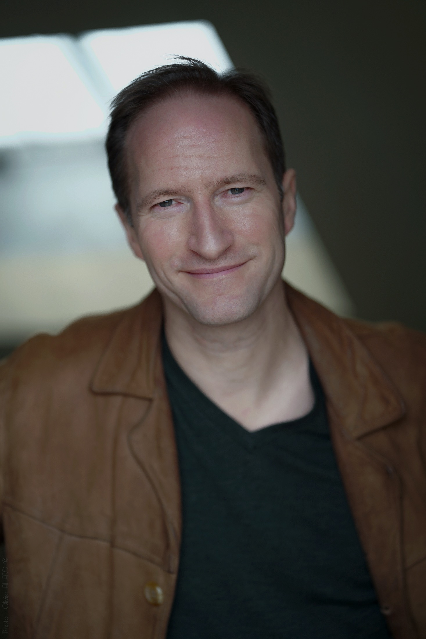 actor Manuel Sinor large photo