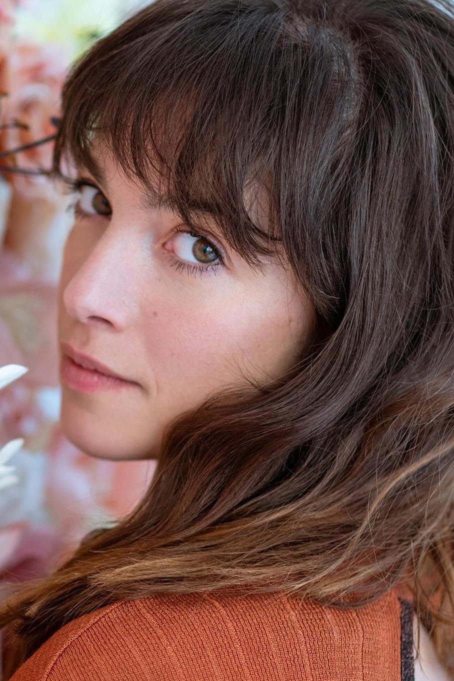 actor Lia Ikkos large photo