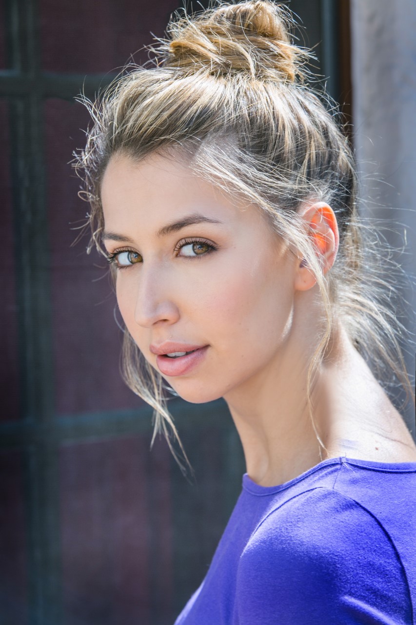 actor Sally Clune large photo