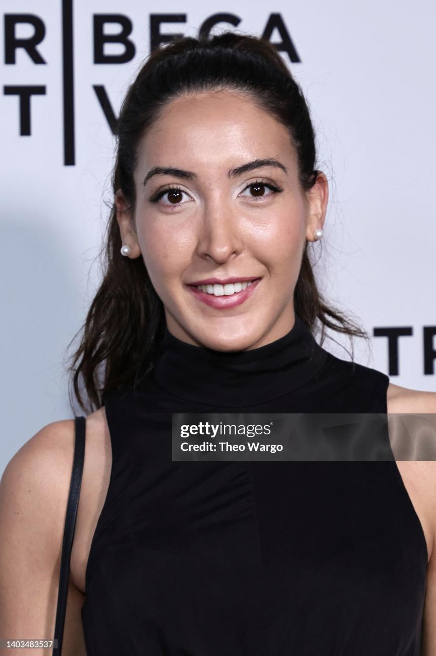 actor Nicole Annunziata large photo