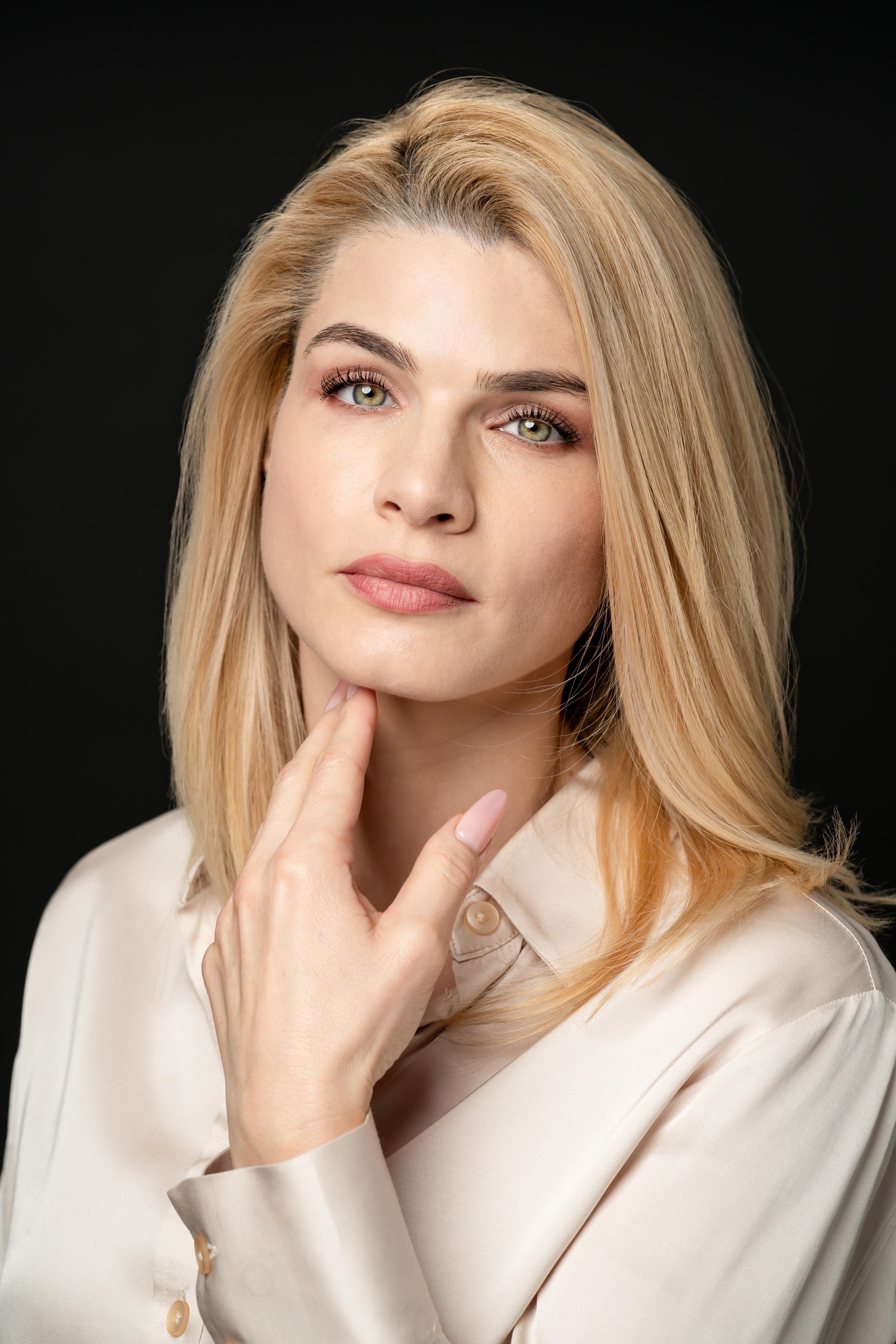 actor Ela Prodan large photo