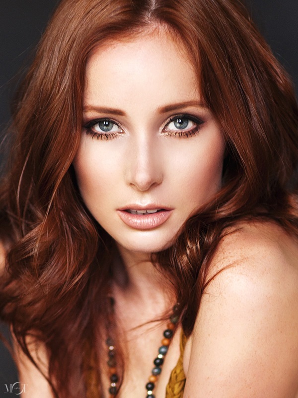 actor Callie Roberts large photo