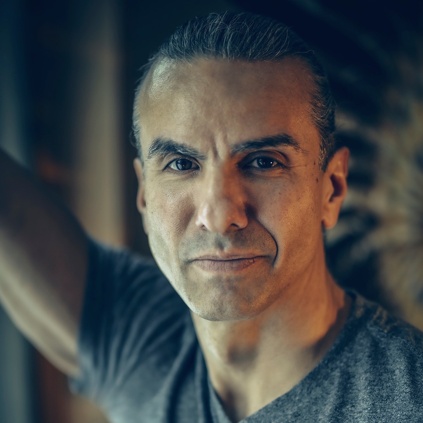 actor Anton Treuer large photo