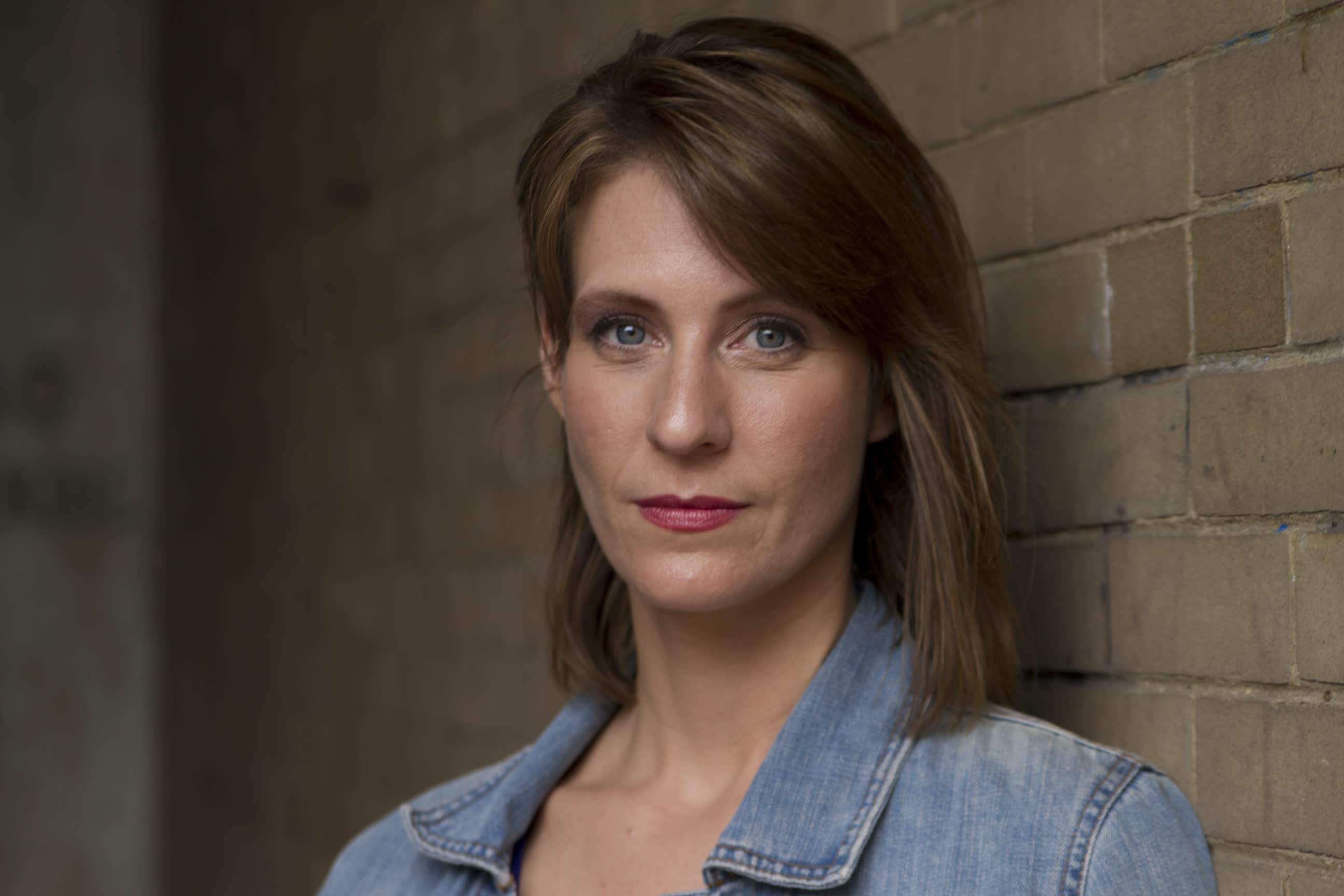 actor Angela Beckefeld large photo