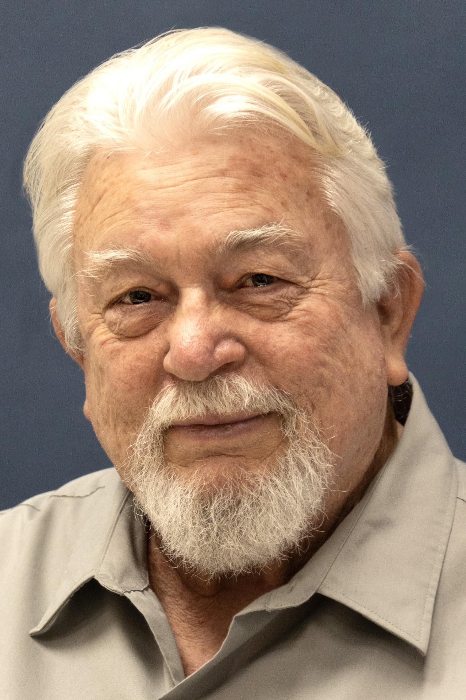 actor Gene Hunt large photo