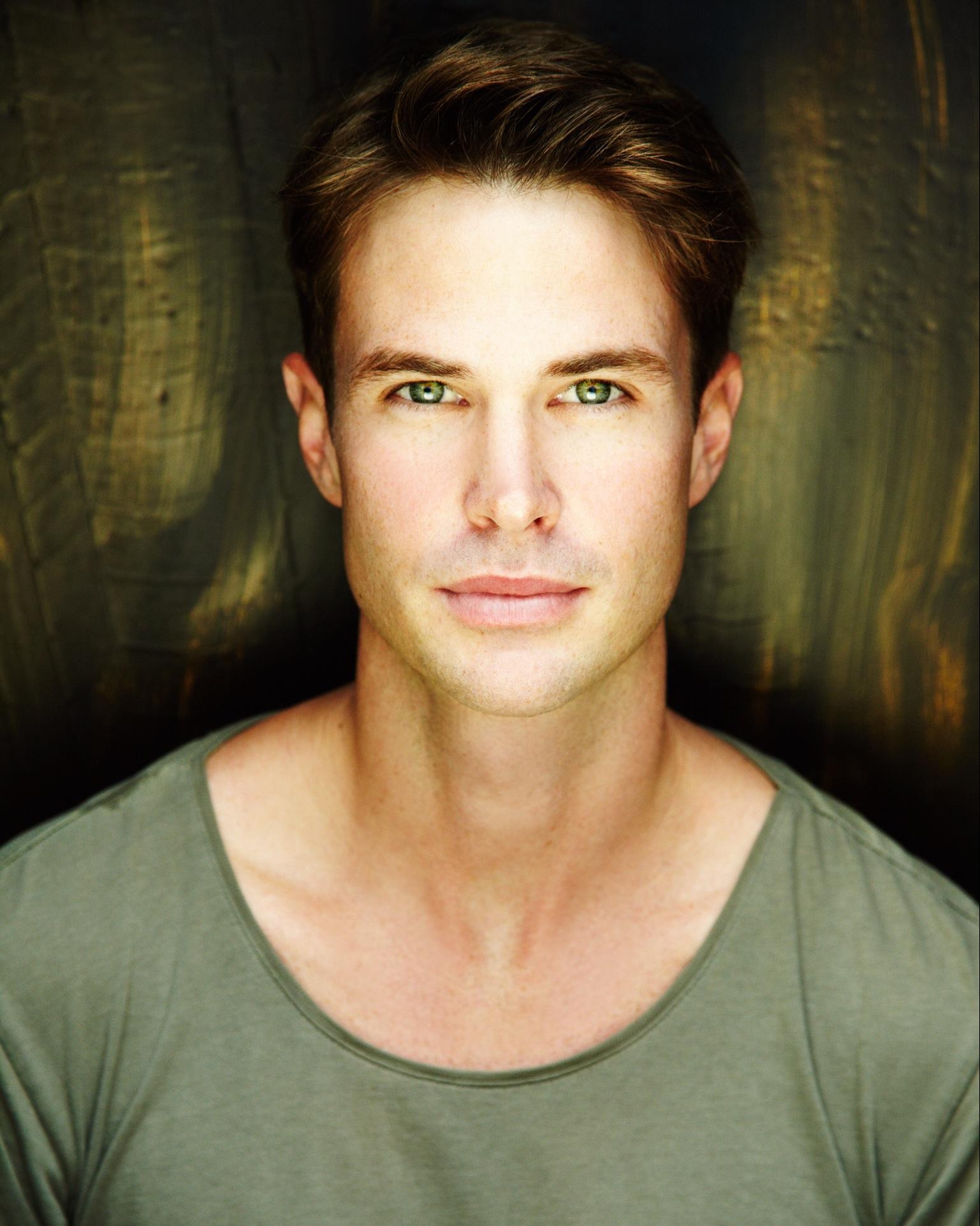 actor Tom Dalzell large photo