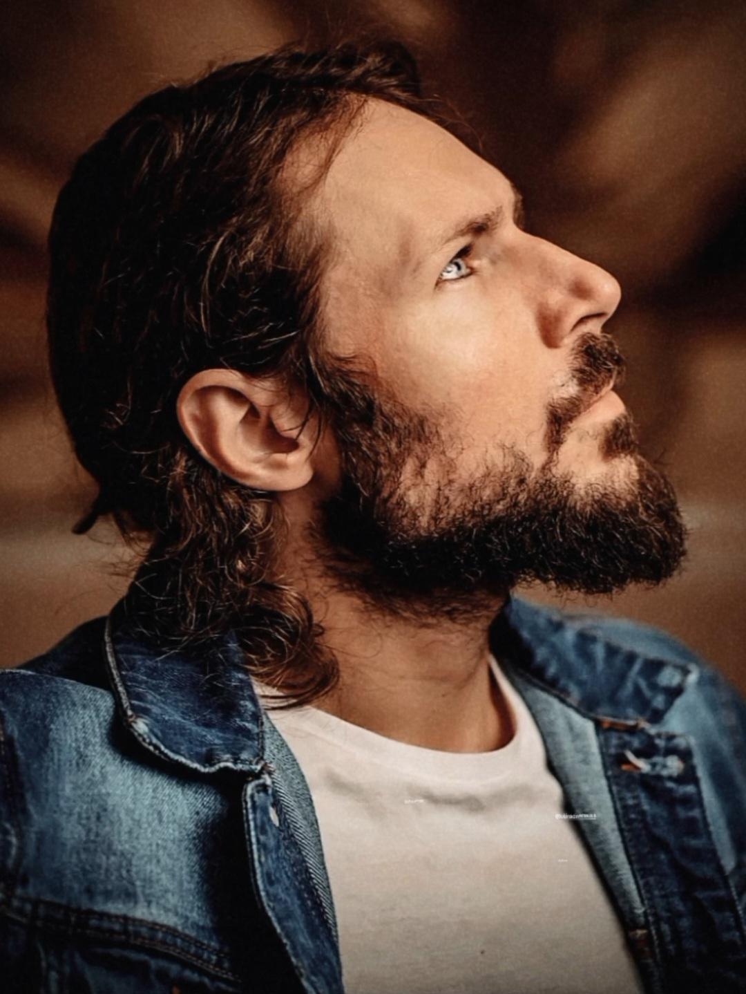 actor Anthony Mairs large photo