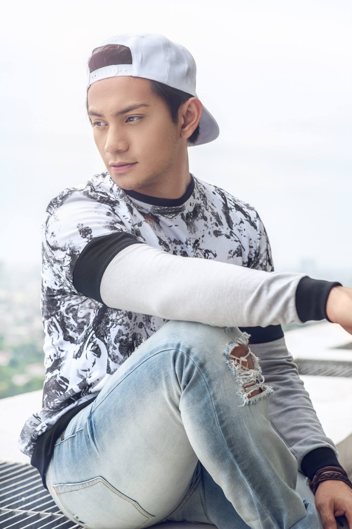 actor John Leo large photo