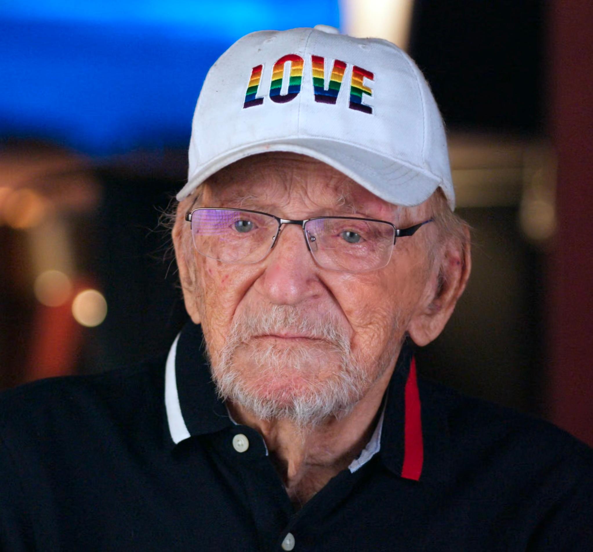 actor Raymond Strait large photo