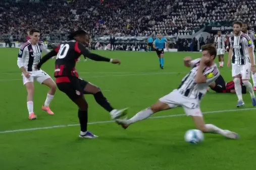 [Highlights] Missed chance! Pulisic crosses, Leao controls and shoots wide