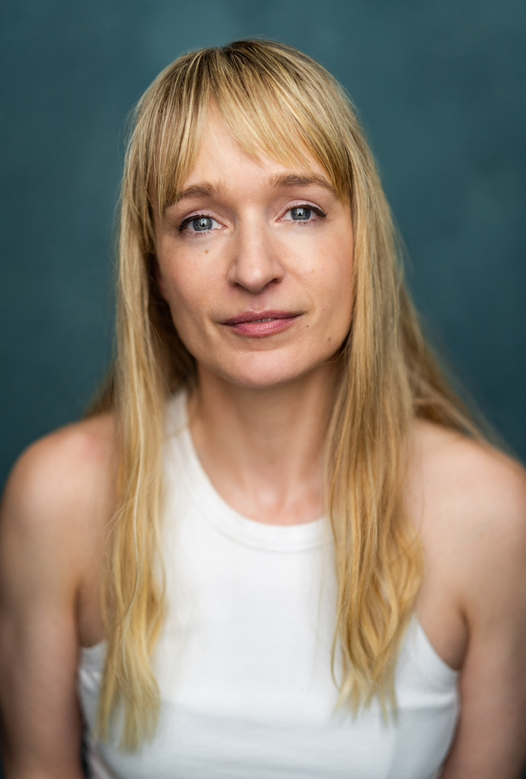 actor Suzanne van Maurik large photo