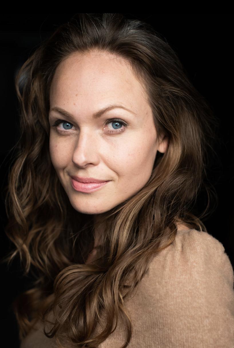 actor Paula Elle large photo