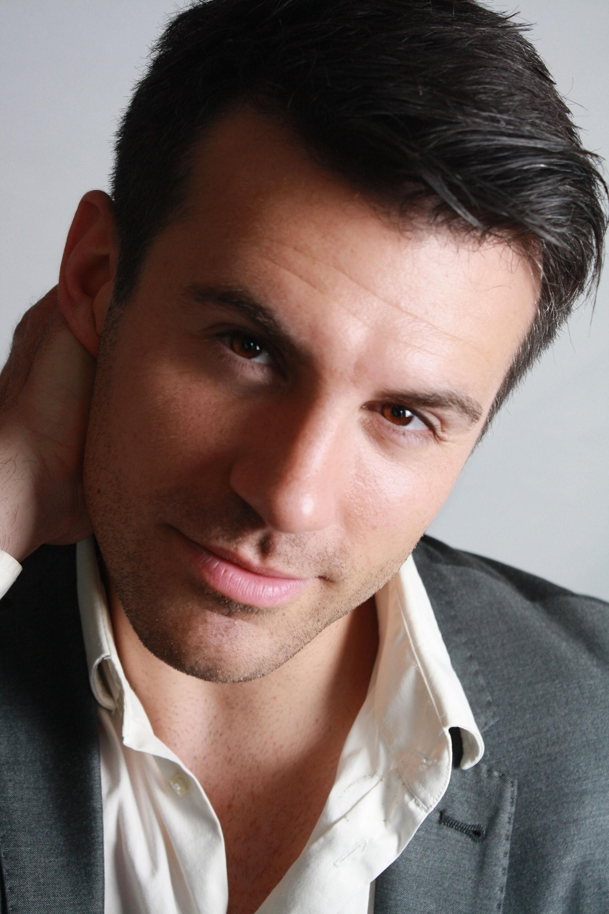 actor Robert Keefe large photo