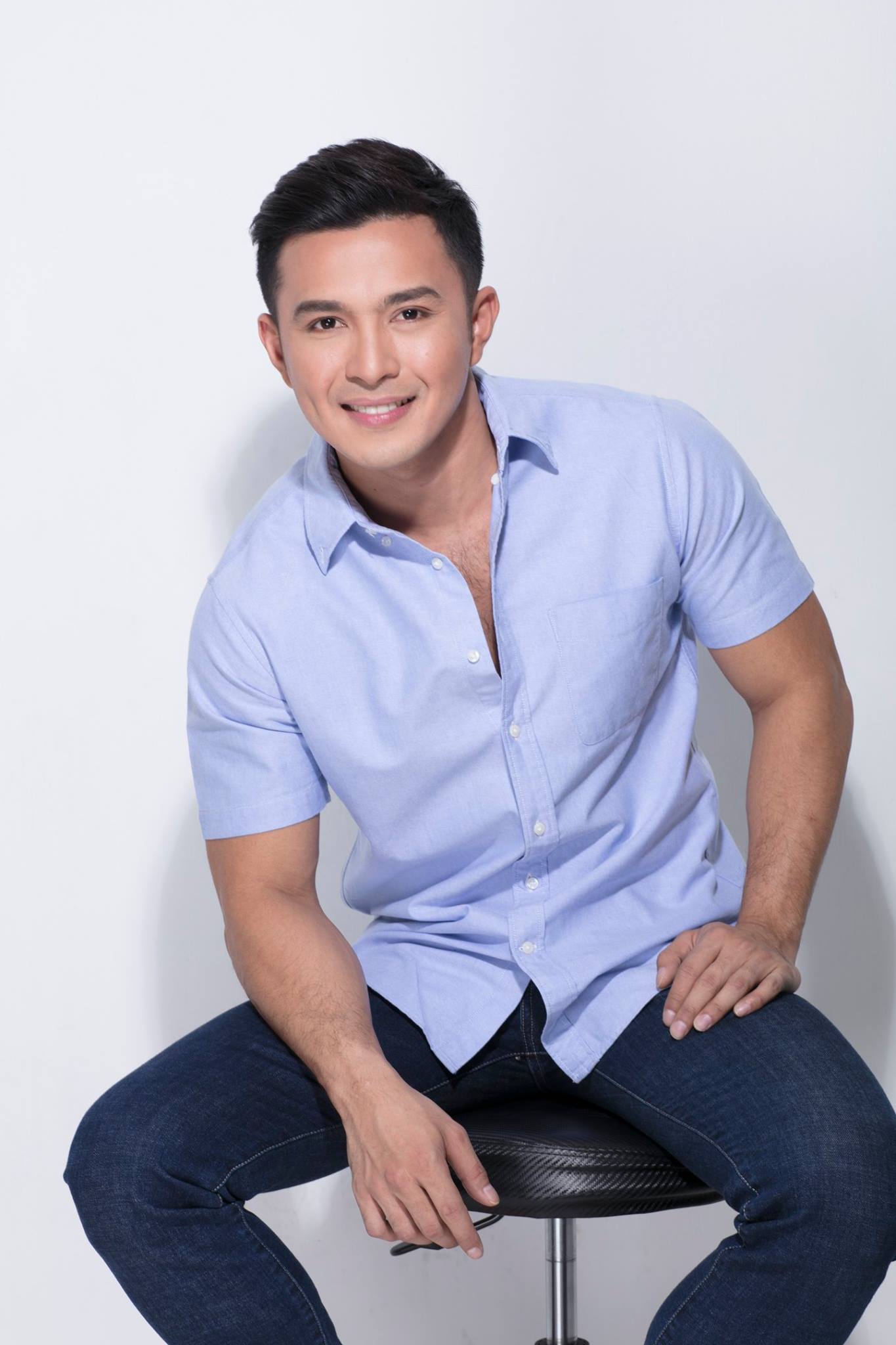 actor Alex Castro large photo