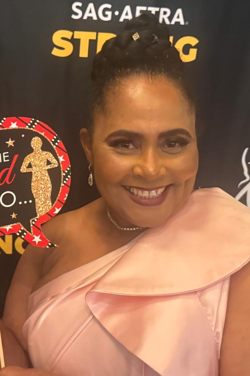 actor Marie Michelle Desrosiers large photo