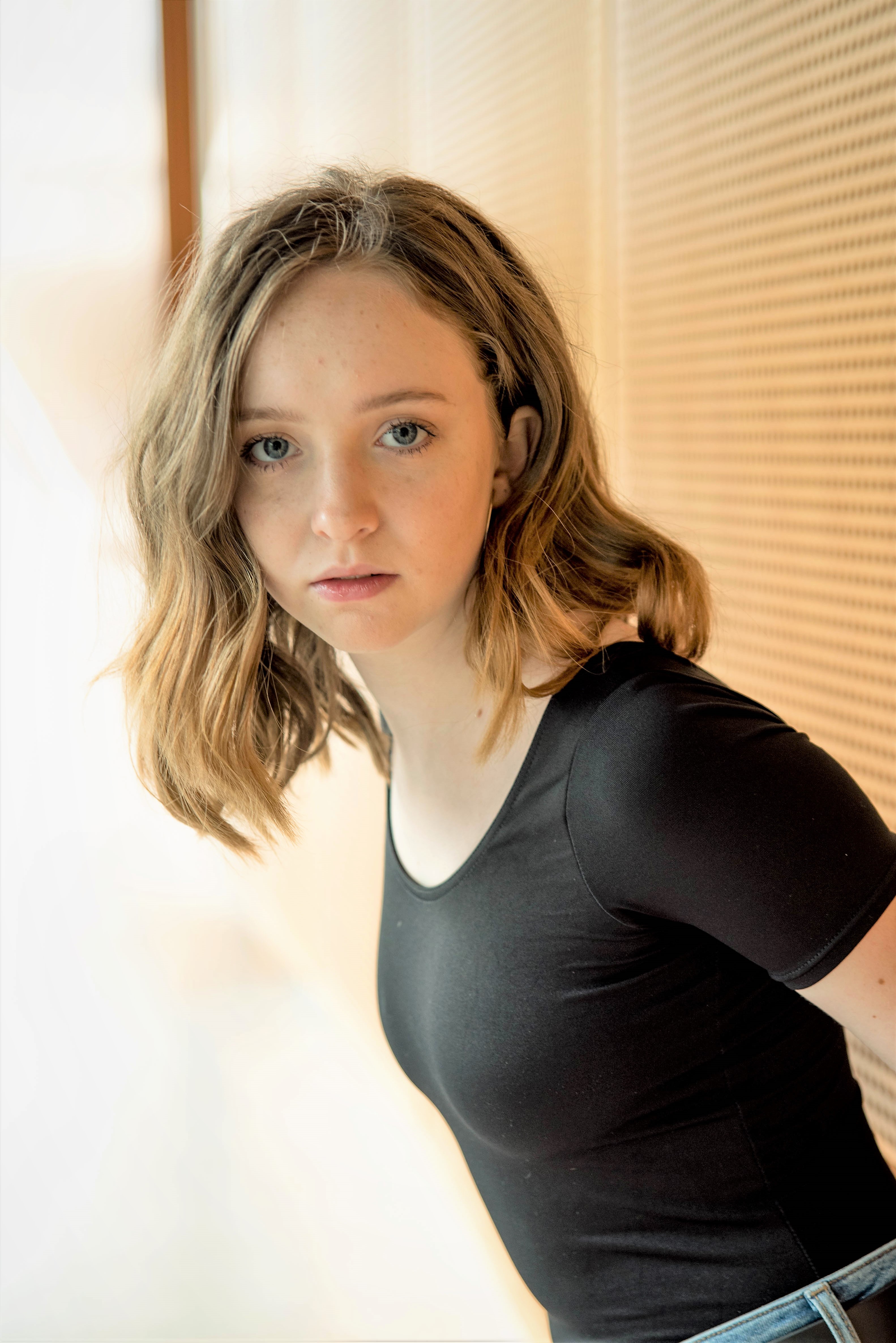 actor Kasie Rayner large photo