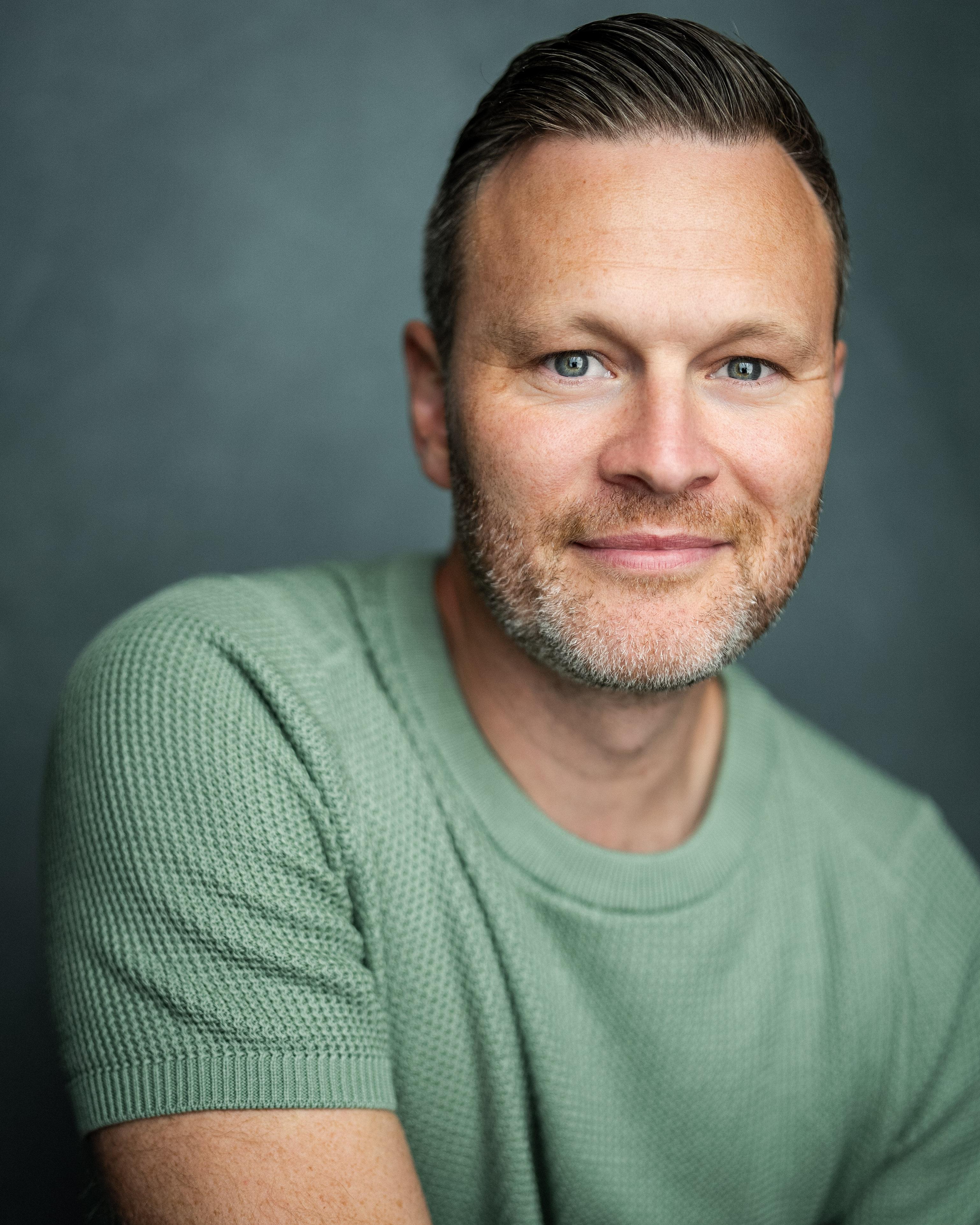 actor Daniel Jillings large photo