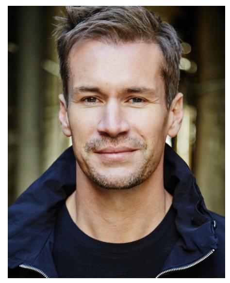 actor Matthew Walker large photo