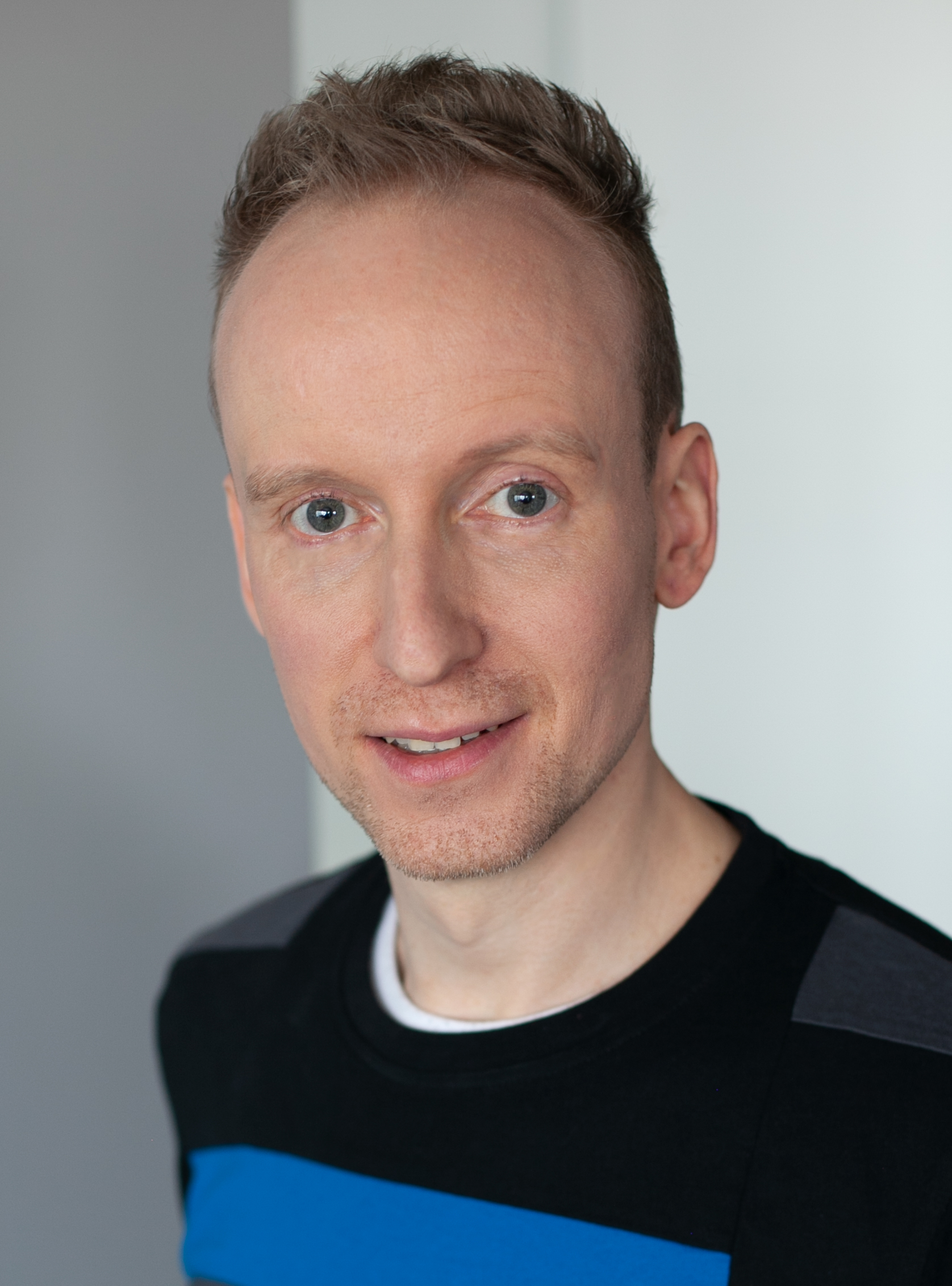 actor Cory Bertrand large photo