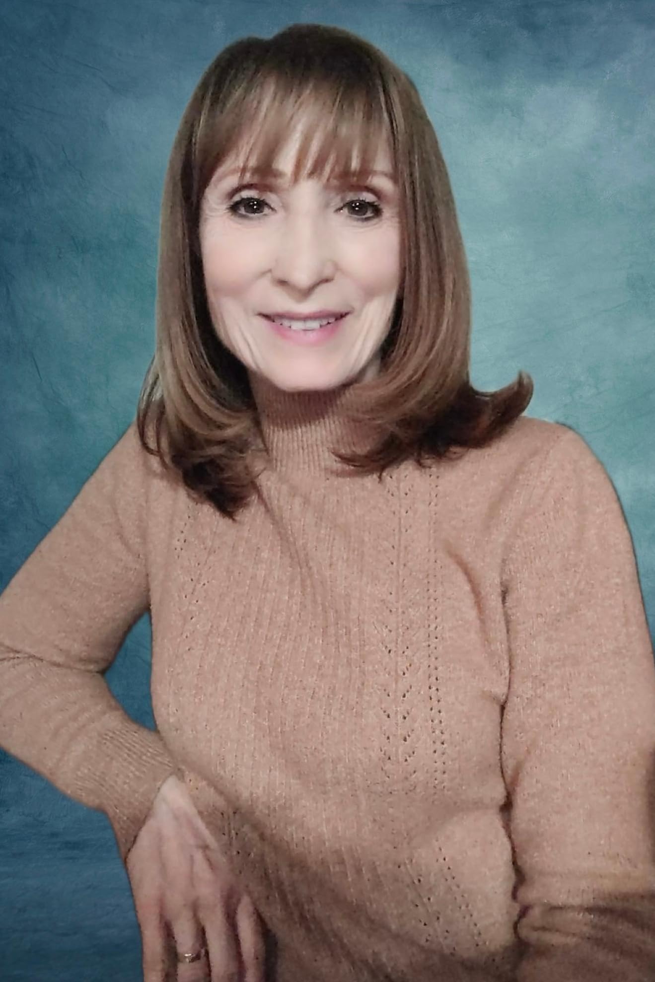 actor Elaine Apruzzese large photo