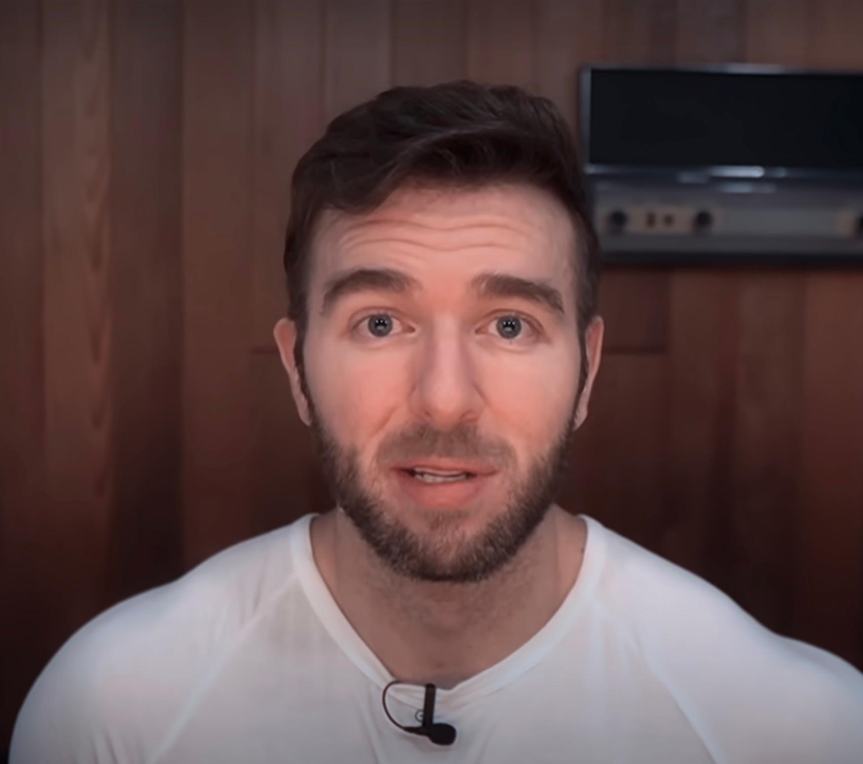 actor Derek Munro large photo