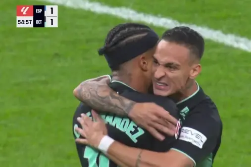 [Goal] Equalizer! R. Rodriguez's left-wing cross met by Hernandez with a header into the net