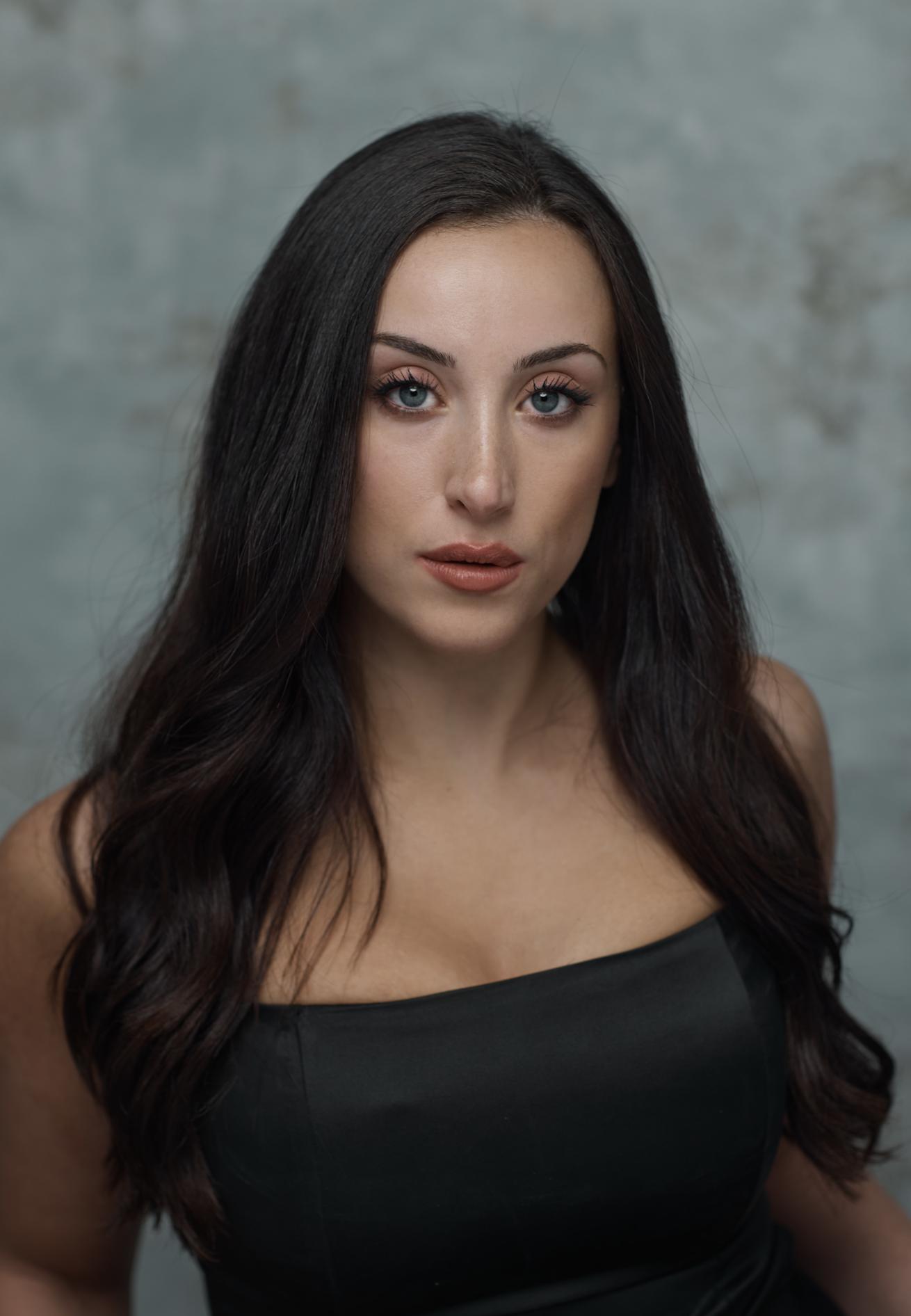 actor Christina Marcou large photo