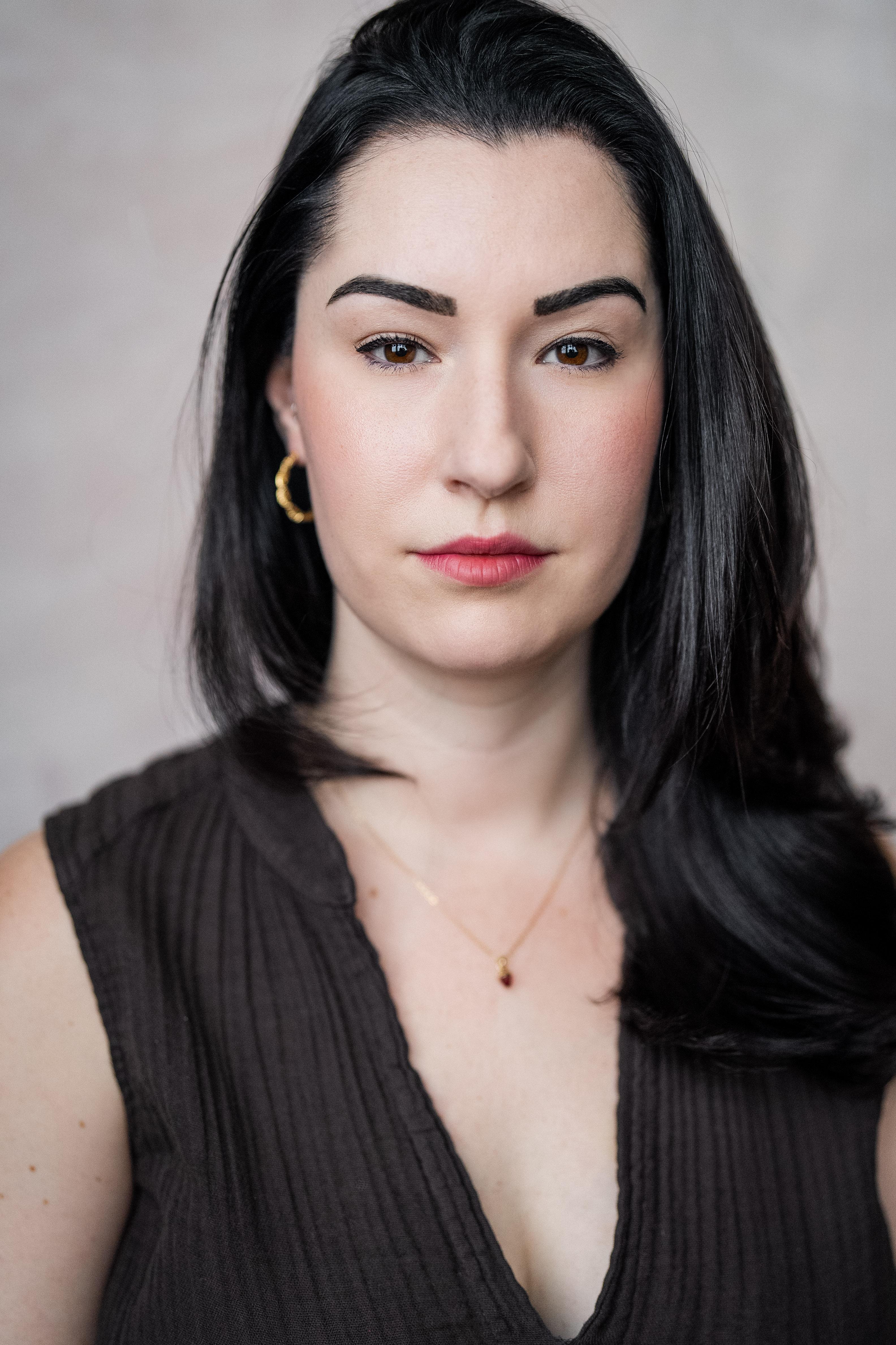 actor Josie Burke large photo