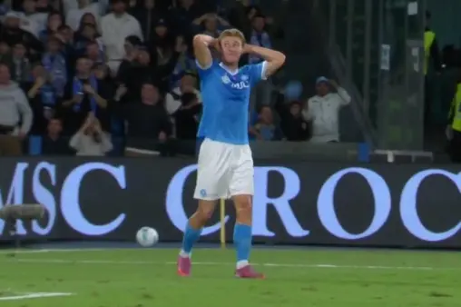 [Highlights] Hojlund scores with a powerful shot after De Bruyne's brilliant pass, but the latter was offside earlier, goal disallowed