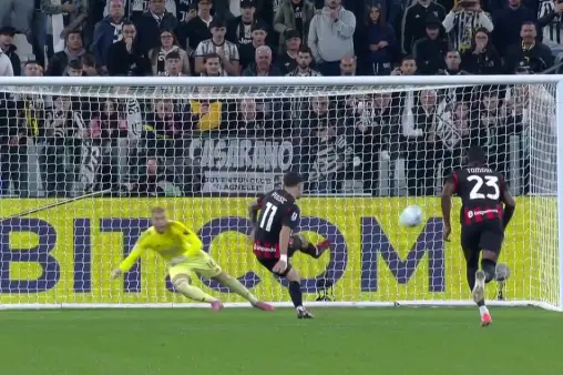 [Highlights] Kelly's foul leads to penalty, Pulisic's spot-kick sails straight into the stands