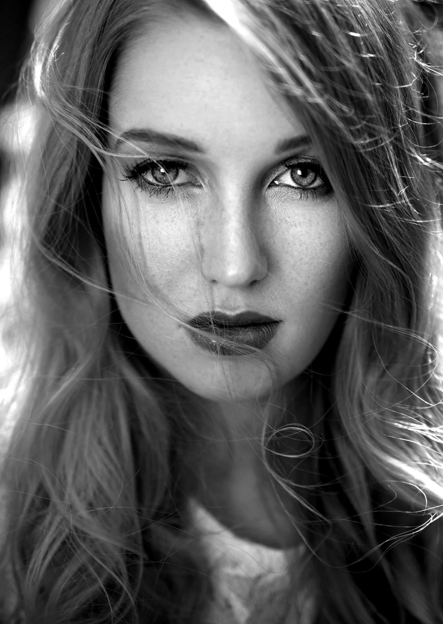 actor Shannon Staller large photo