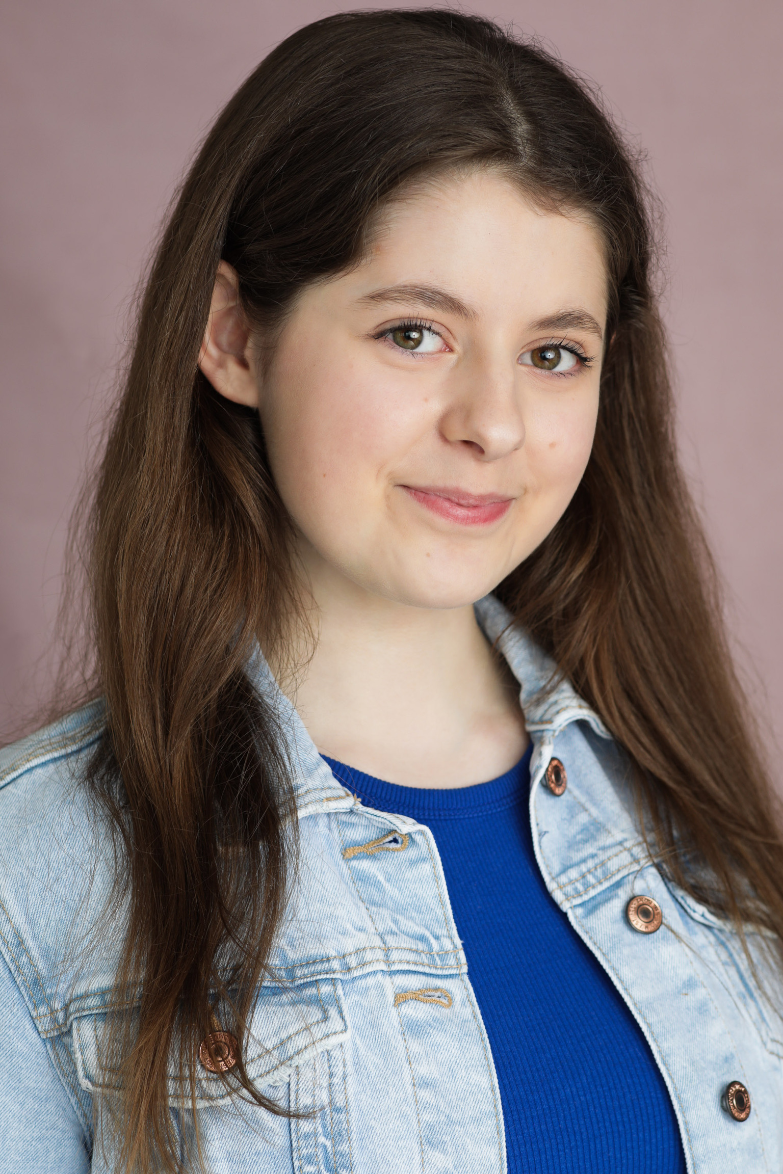 actor Ava Sanger large photo